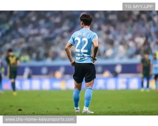 球星在赛场上与对手发生短暂摩擦被迅速平息，球员对球场上所发生的事实问题